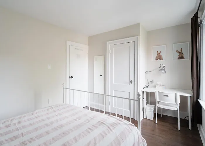 Bright And Quiet Bedroom Near Subway, Koreatown And Uoft