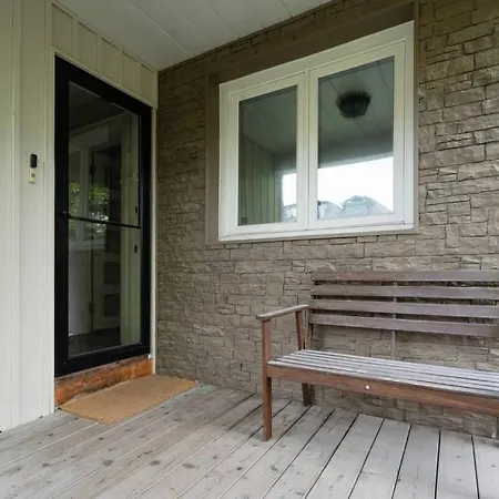 Bright And Quiet Bedroom Near Subway, Koreatown And Uoft Toronto Exterior photo
